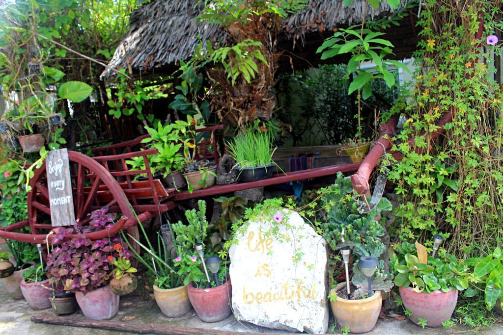 Garden Guesthouse Kampong Chhnang Exterior photo